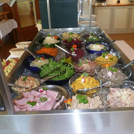 Hotel Speiserestaurant Bahnhof Guttingen Экстерьер фото