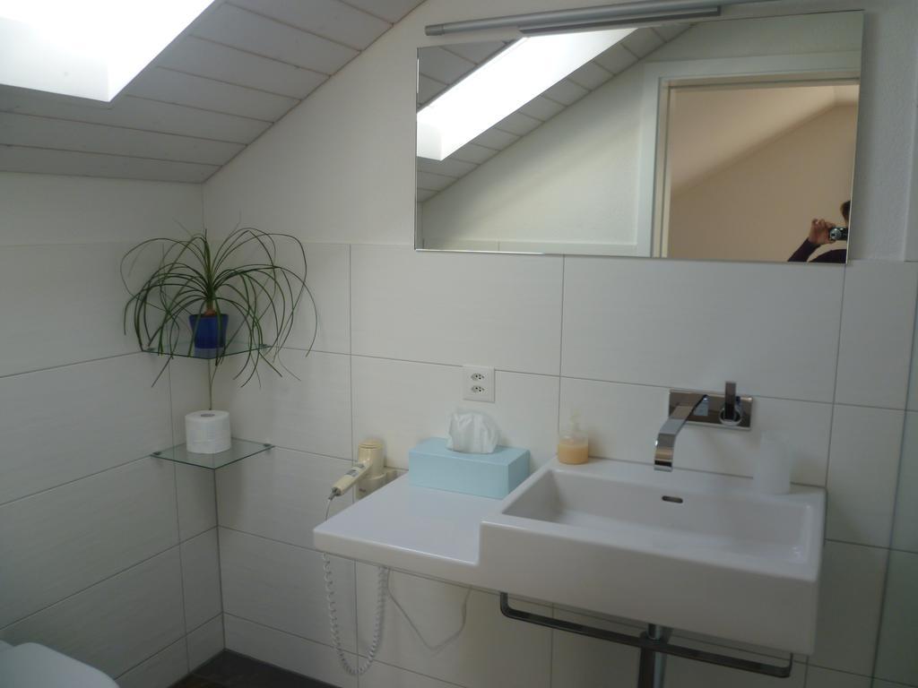 Hotel Speiserestaurant Bahnhof Guttingen Экстерьер фото