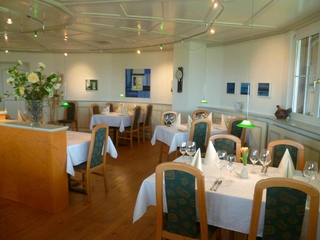 Hotel Speiserestaurant Bahnhof Guttingen Экстерьер фото