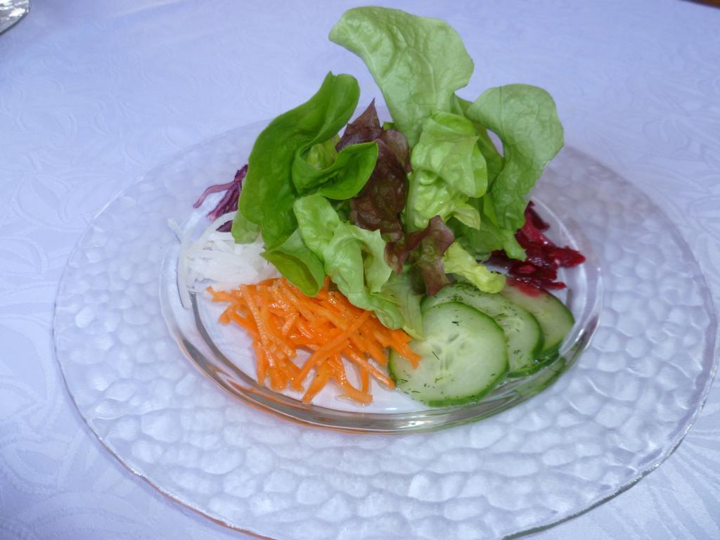 Hotel Speiserestaurant Bahnhof Guttingen Экстерьер фото
